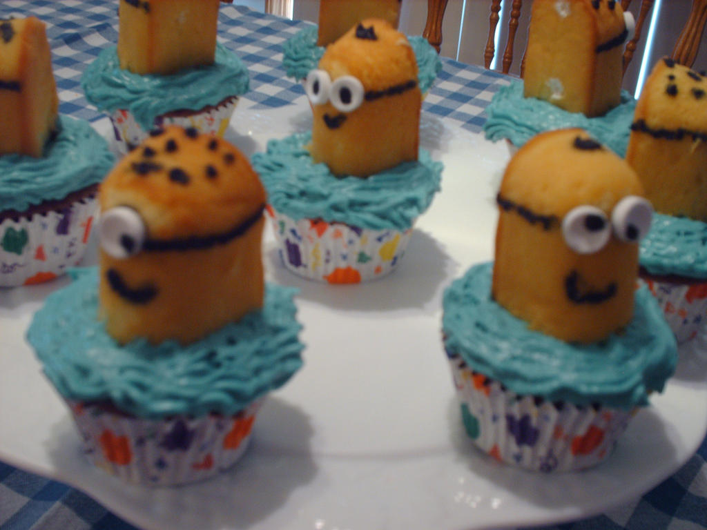 Minion Cupcakes