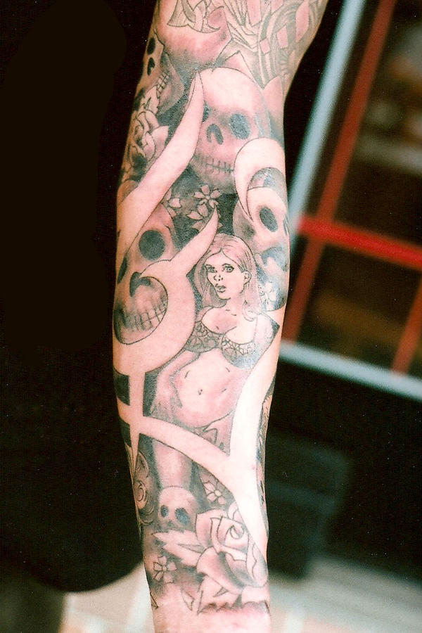 Half Sleeve of Chicks + Skulls