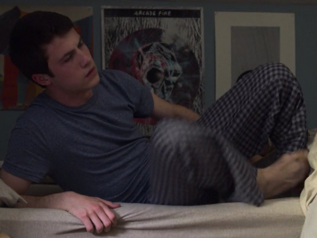 Dylan Minnette BAREFOOT!! by Tickler24 on DeviantArt.