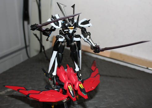 Susanowo and Epyon charge into battles