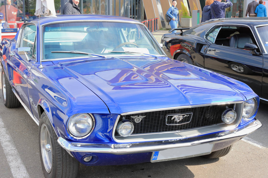 Front view of blue Ford Mustang GT