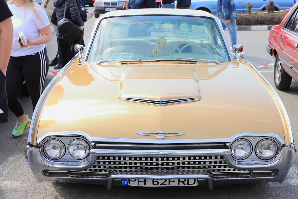 Front view of Ford Thunderbird 1962, Ploiesti