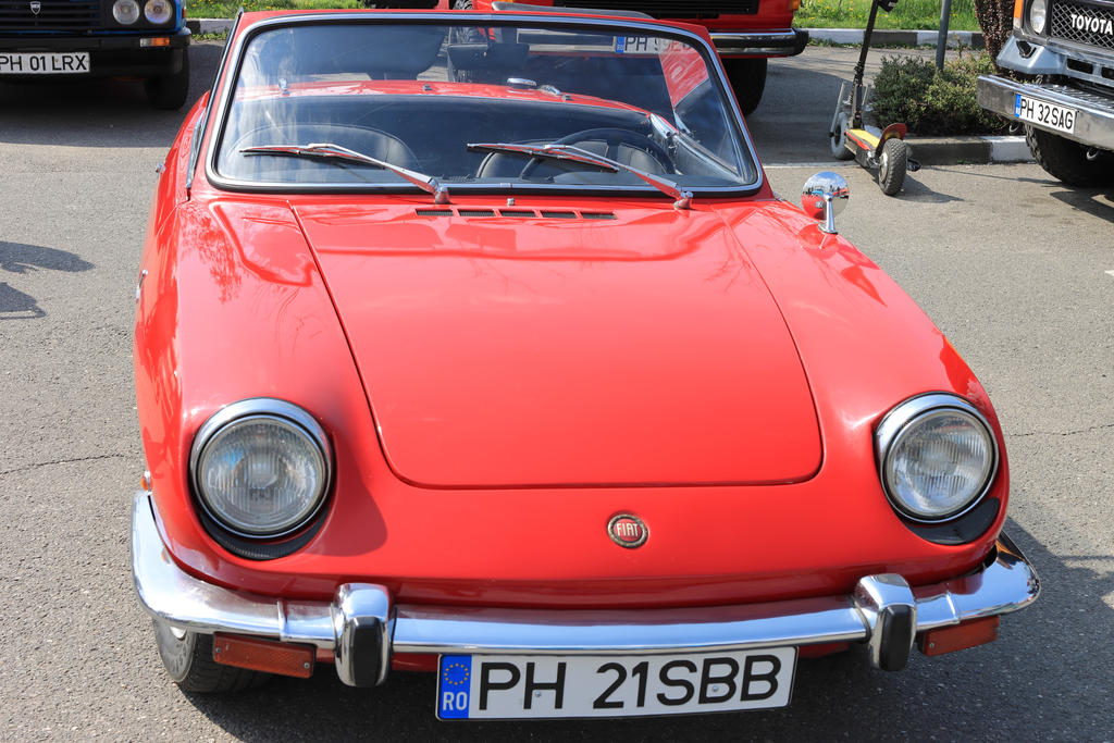 Front view Fiat 850 Spider, red car