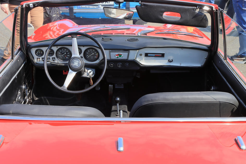 Inside view Fiat 850 Spider convertible