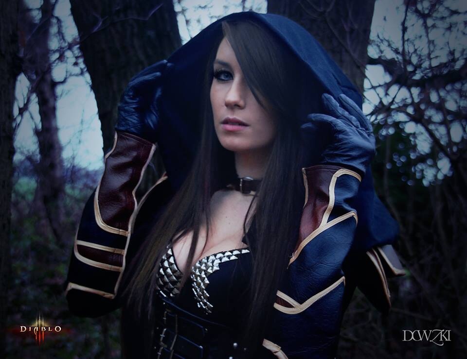 Diablo 3 Demon Hunter Cosplay