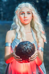 Daenerys Targaryen cosplay