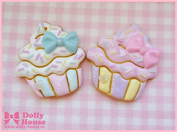 Sweet Cupcake Cookie Brooch by Dolly House