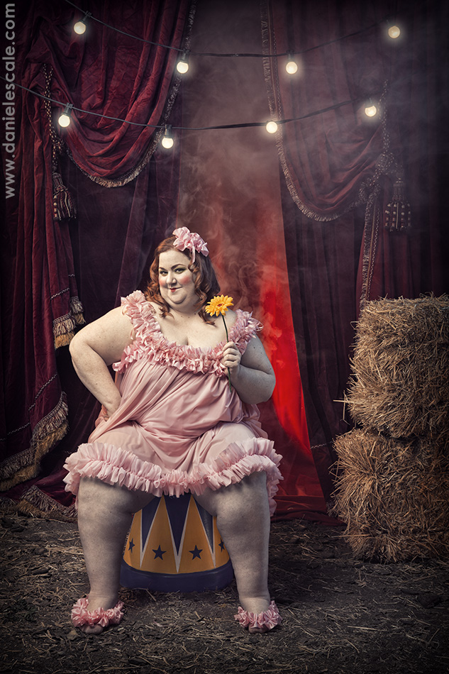 CIRCUS GROTESQUE : The Pretty Dolly