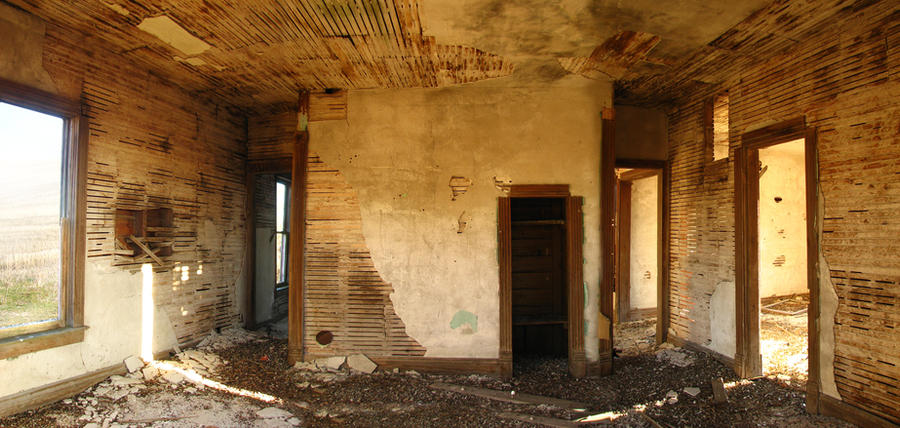 Abandoned Farmhouse - Inside