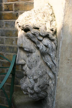 Dickens Museum Statue