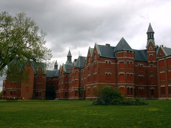 danvers_state_hospital_by_fluffbot_dktjas-fullview.jpg