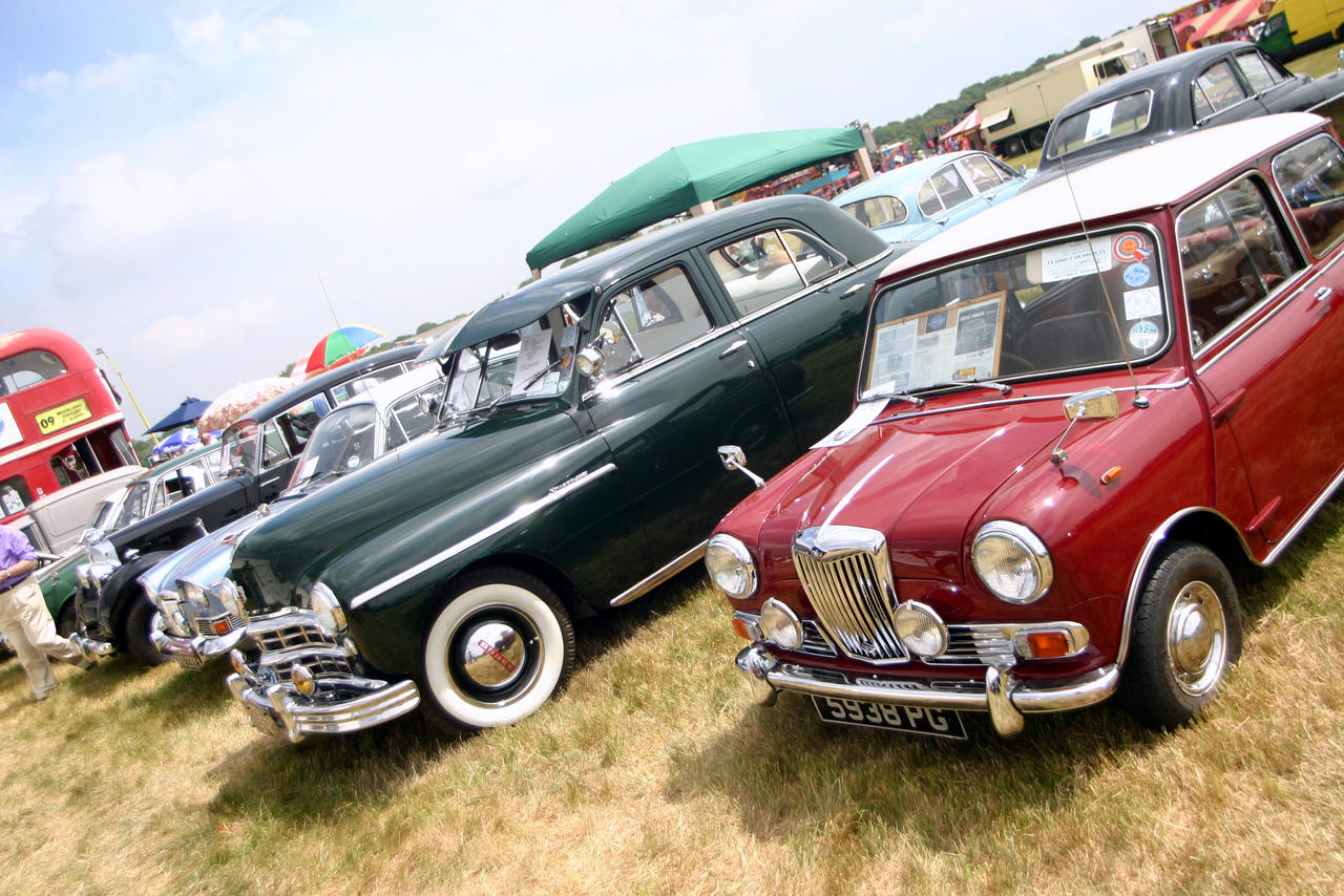 classic cars line up biggin