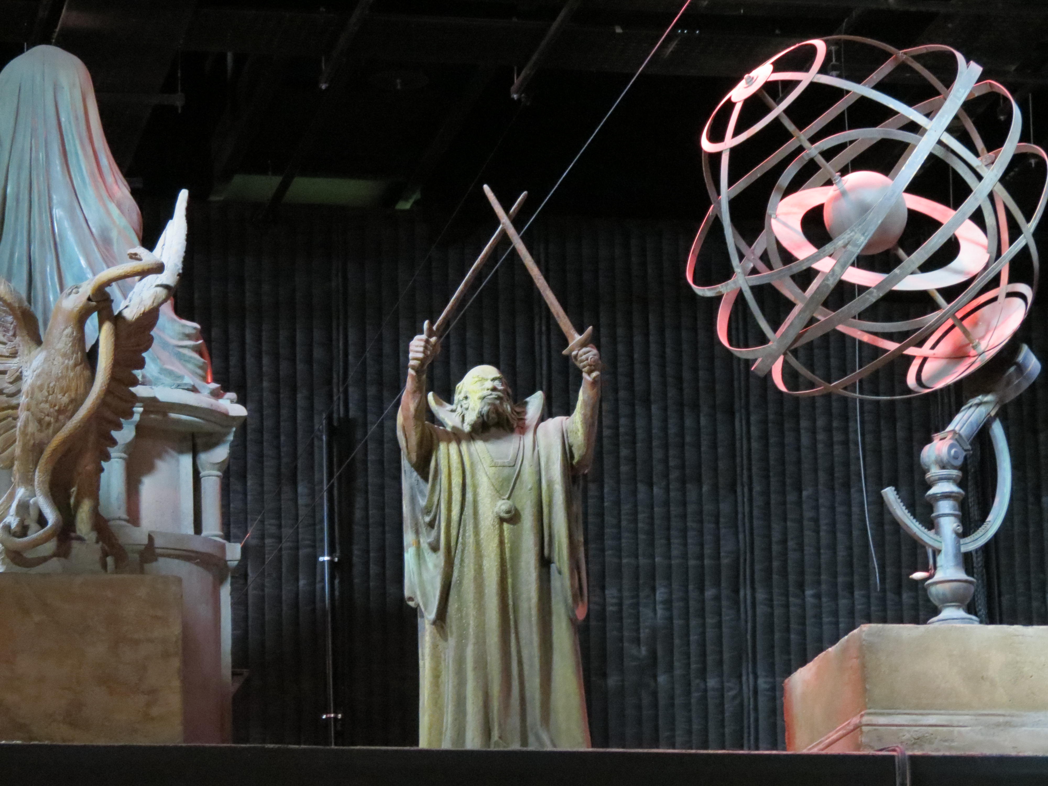 HARRY POTTER studio sets tour ,STATUES,