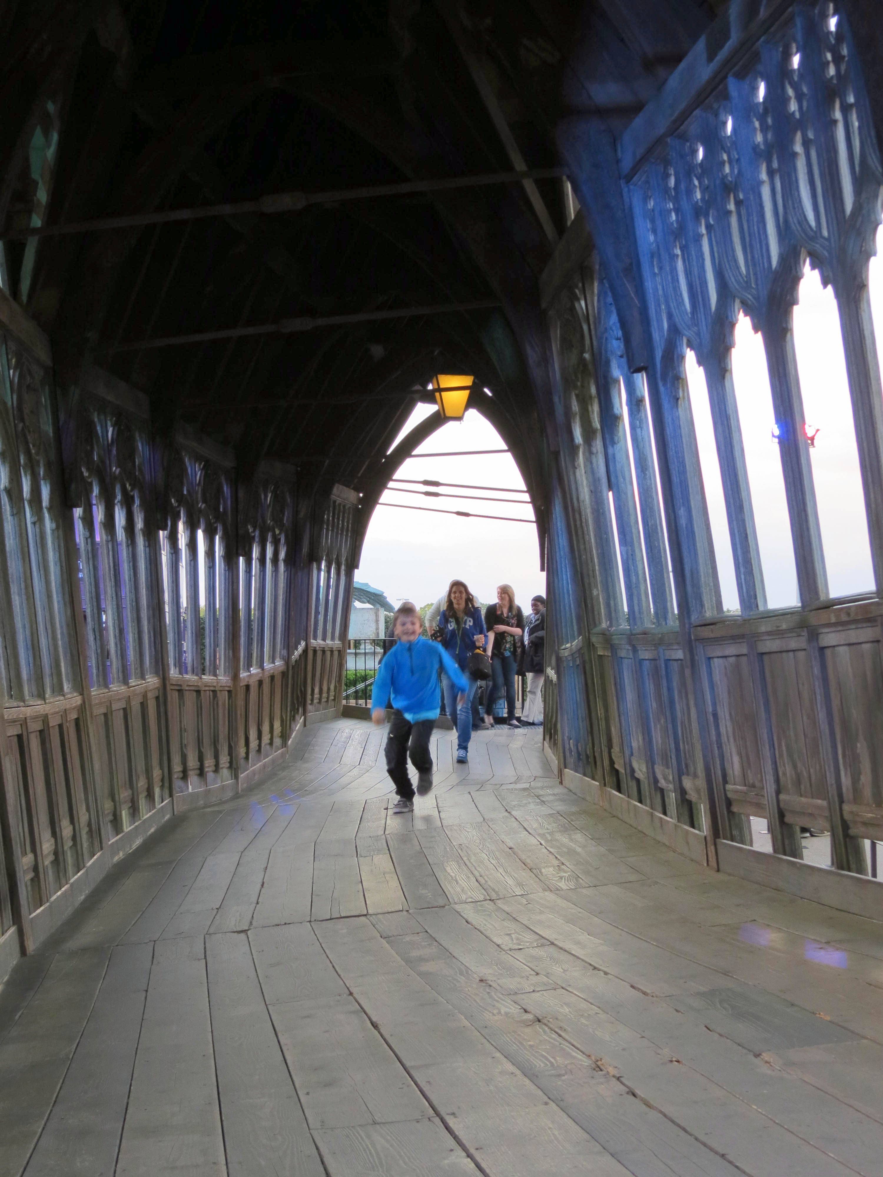 HARRY POTTER studio sets tour , hogwarts bridge