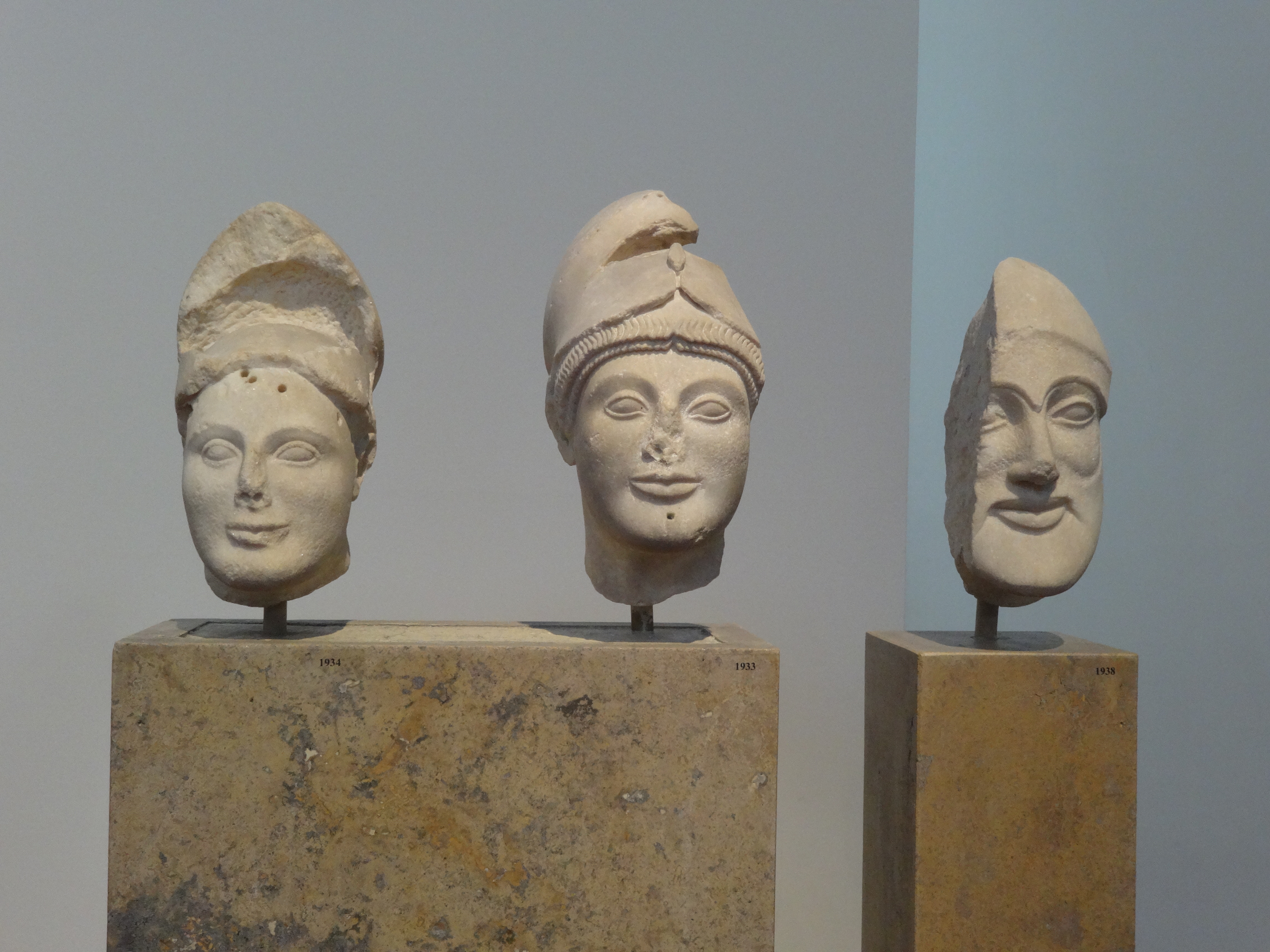 Helmeted soldiers / Hoplites - Untouched