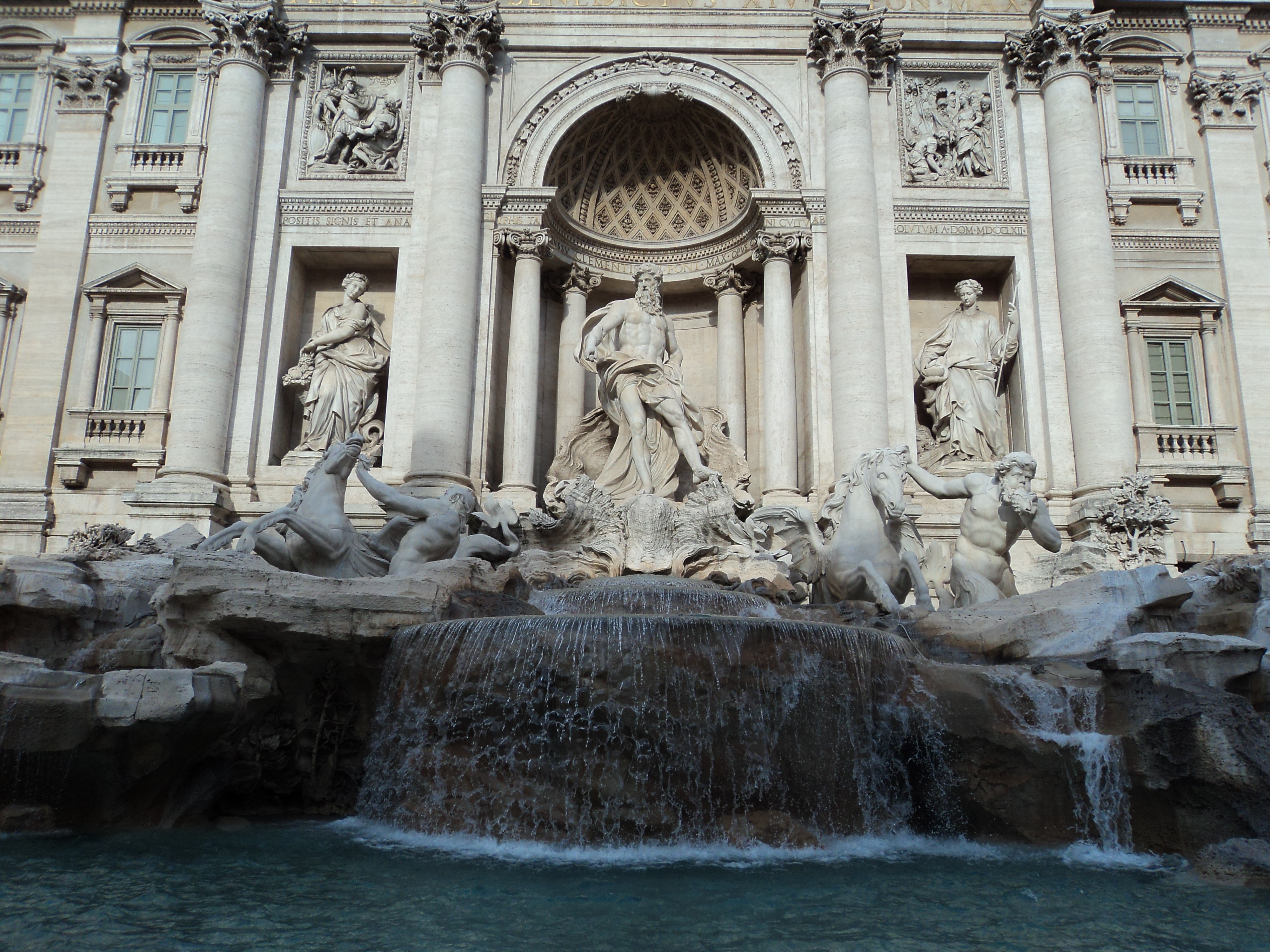 Fontana di Trevi - Untouched