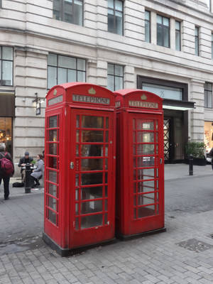 Red telephone box - Untouched by woodsman2b