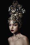 gold pearl (headpiece) by AgnieszkaOsipa