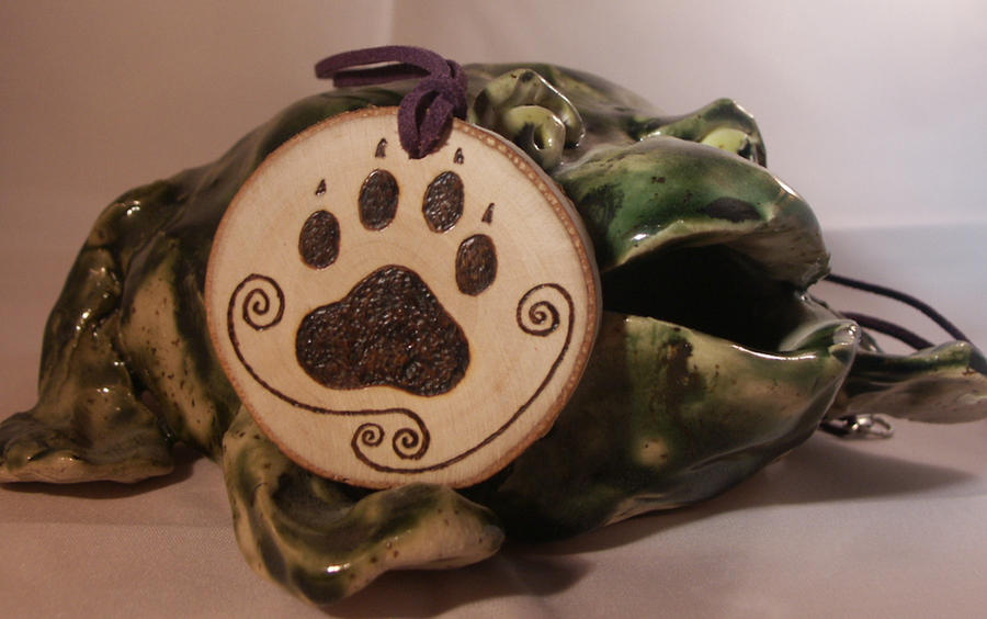 Big paw chain Pyrography