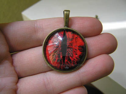 red eye pendant