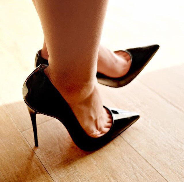 Toe-cleavage pumps by lude1 on DeviantArt