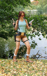 Classic Lara Croft cosplay