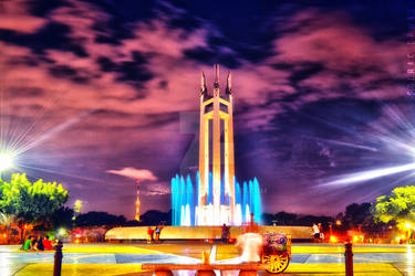 Quezon Memorial Circle @ Night