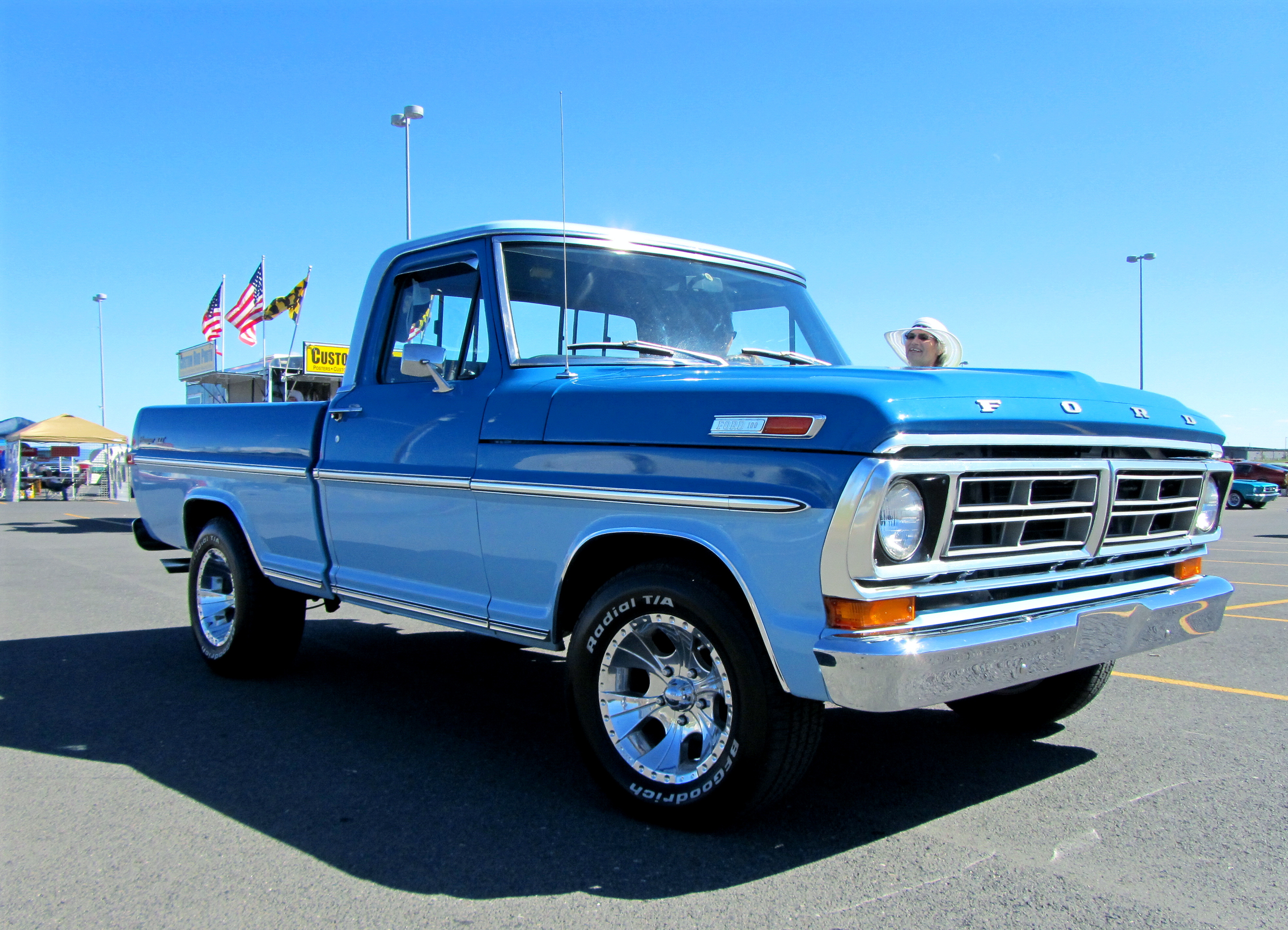 F100 Shortbox