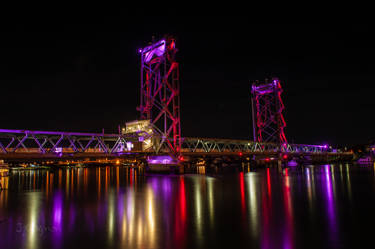 Memorial Bridge at night.
