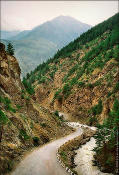 Road to mountaineering camp