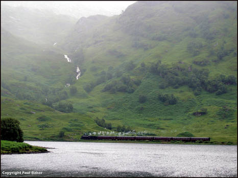 Train-on-Loch-Eiit-from-Mal