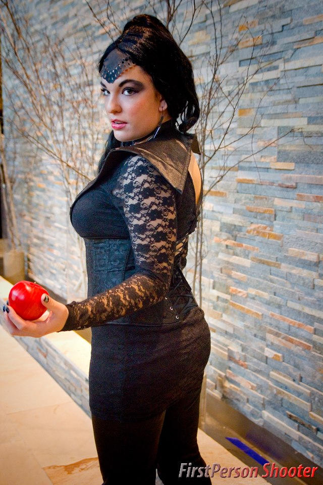 Evil Queen Regina Cosplay Care For A Bite By SparrowsSongCosplay On evil-queen-regina-cosplay-care-for-a-bite-by-sparrowssongcosplay-on