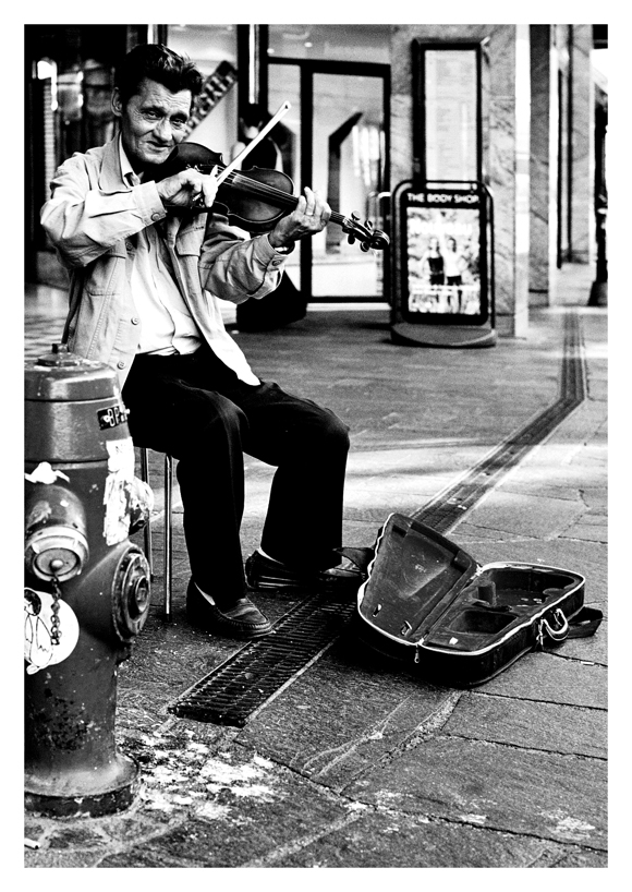 Street violin