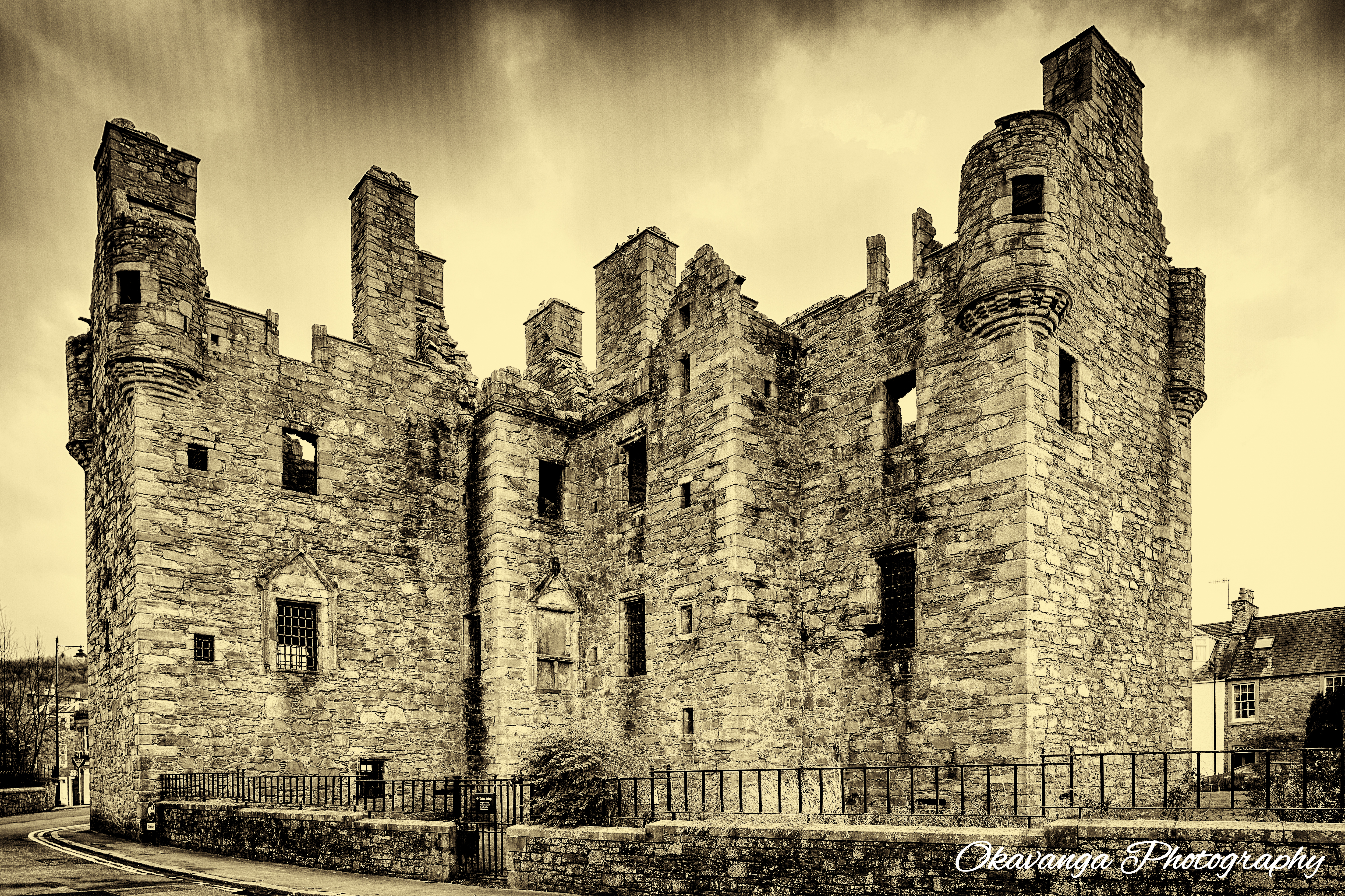 MacLellan's Castle 2