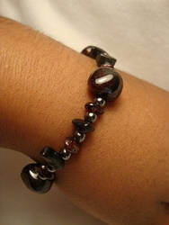 garnet, hematite and onyx stretch bracelet