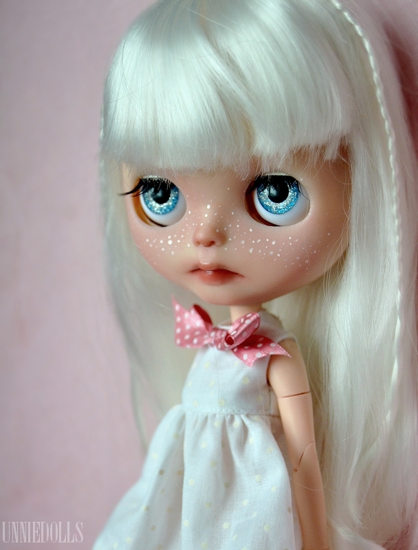 Luna (OOAK Custom Blythe doll)