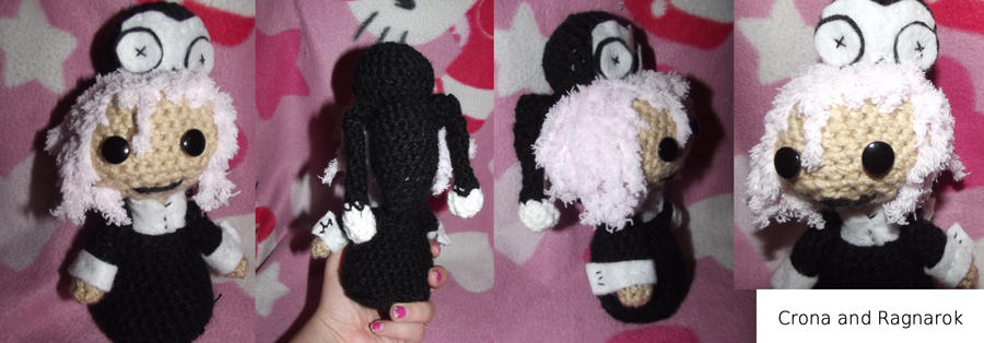 Crona and Ragnarok amigurumi.