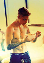 SHIRTLESS BIEBER