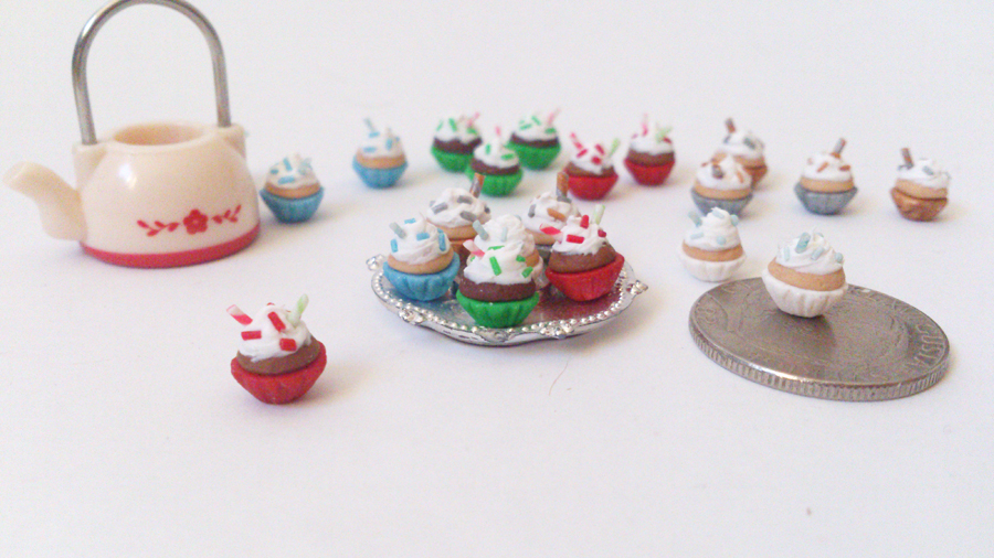 Miniature cupcakes for christmas