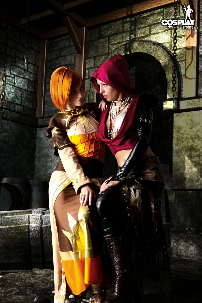 Leliana and Morrigan romantic version