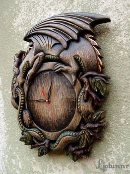 Ouroboros wall clock 02