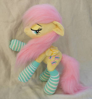 Poseable small plush Fluttershy