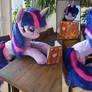 Lifesize Twilight Sparkle - Reading her book