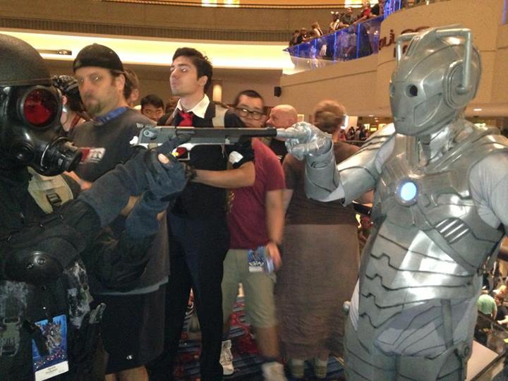 A Cyberman prevents Hunk from deleting him