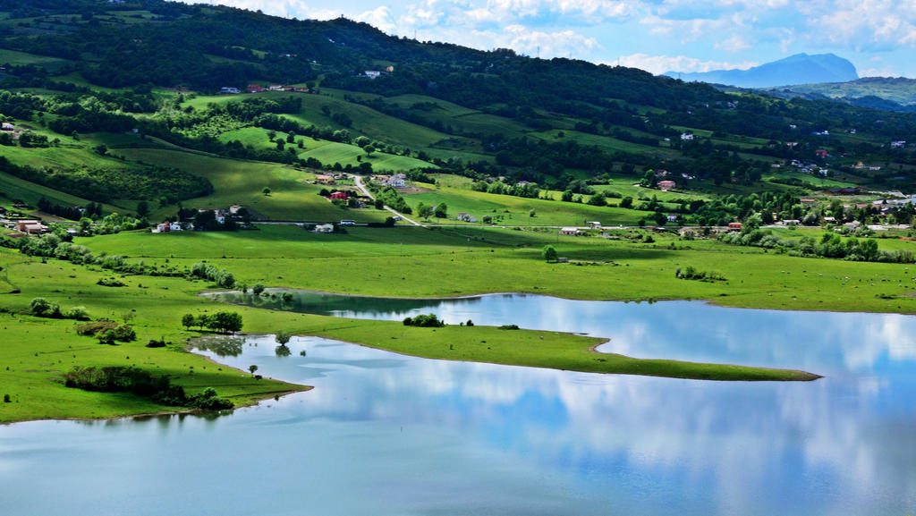 Lago di Conza by QuentinKalend on DeviantArt