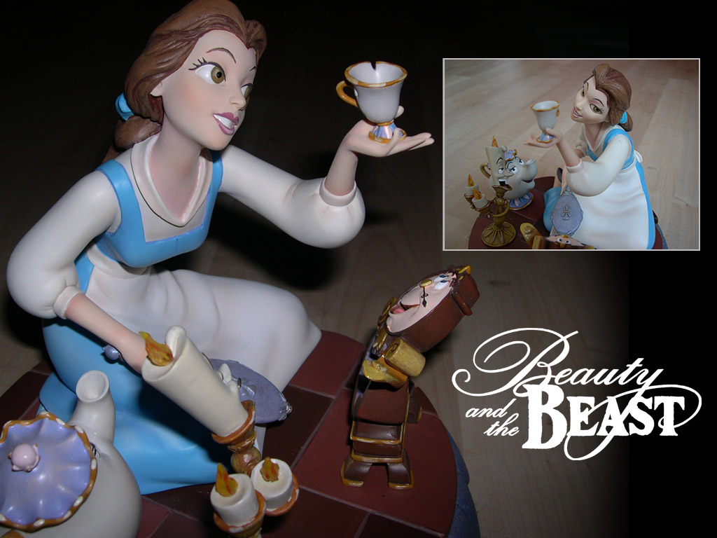 Disneyland Paris Belle Statue