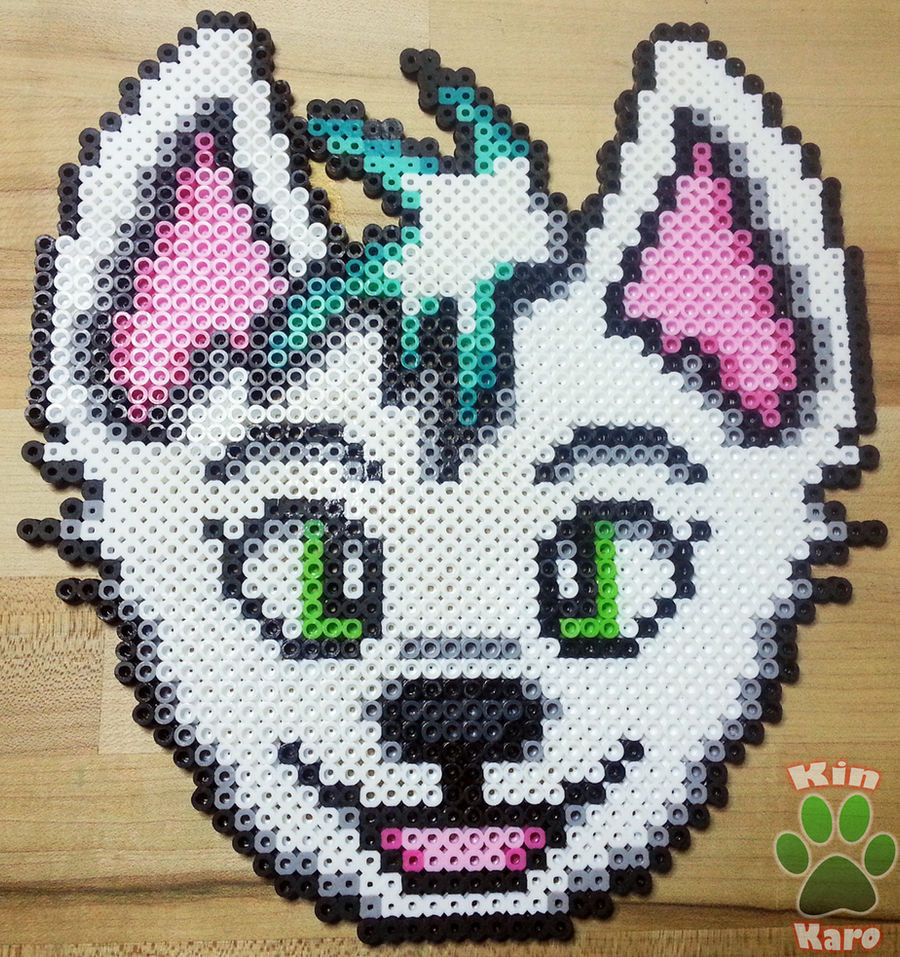 Fursona perler bead badge for Frost [Simple]