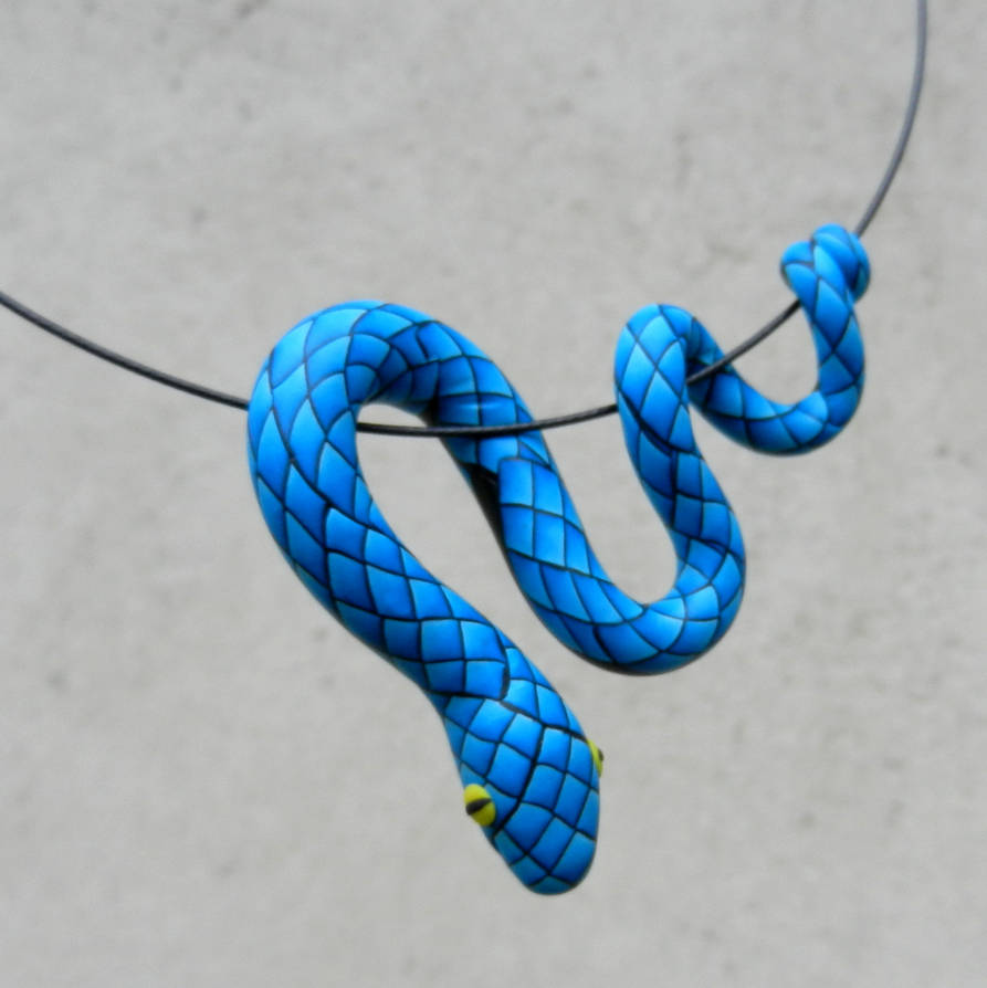 Snake-shaped pendant by Twiggynkaa