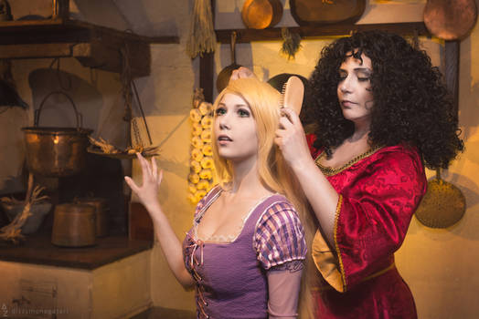 Disney Tangled - Rapunzel and Mother Gothel 4