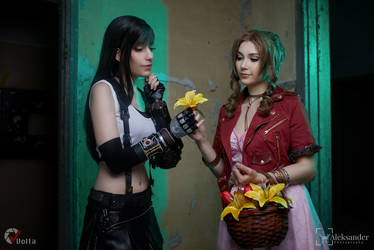 Final Fantasy VII Remake - Aerith and Tifa 2